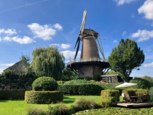 Foto van molen van Maurik ter illustratie van website laten maken Maurik